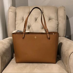Tory Burch Emerson Tote 👜